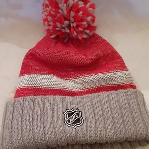 Detroit Red Wings Classic Hockey NHL Reebok Cuffed Beanie Hat Ski Cap Winter....